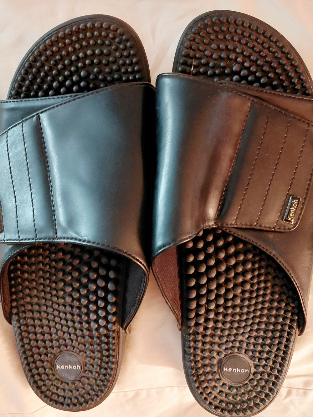 Kenkoh Men's Black Massage Slide Sandals